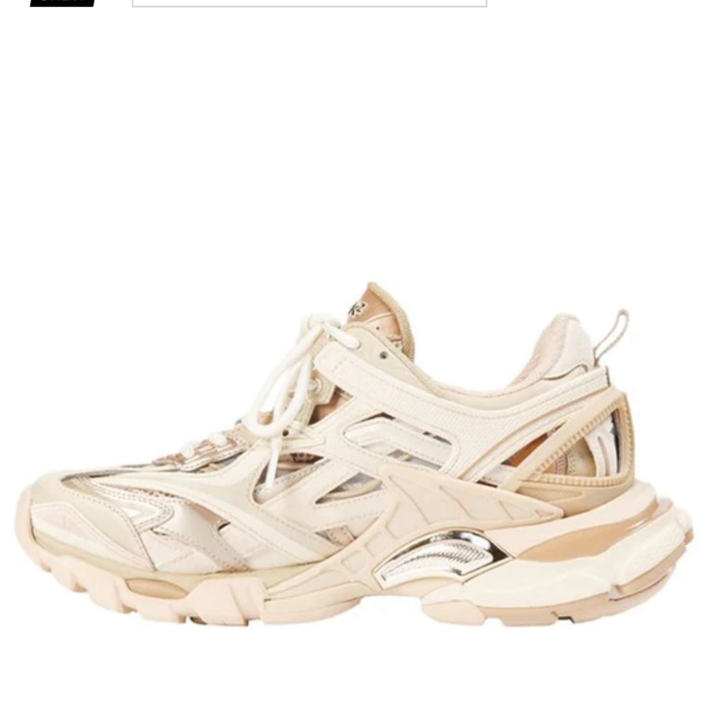 BALENCIAGA WOMENS CHUNKY SNEAKERS NWOT - BEIGE